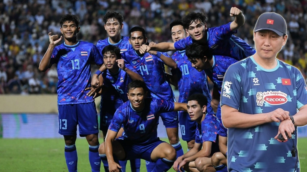 HOT:Hai “nam thần” U23Việt Nam lứa Thường Châu công khai bạn gái, hai nàng WAG chạm mặt, đàng trai có hành động gây đỏ mặt - Ảnh 3.