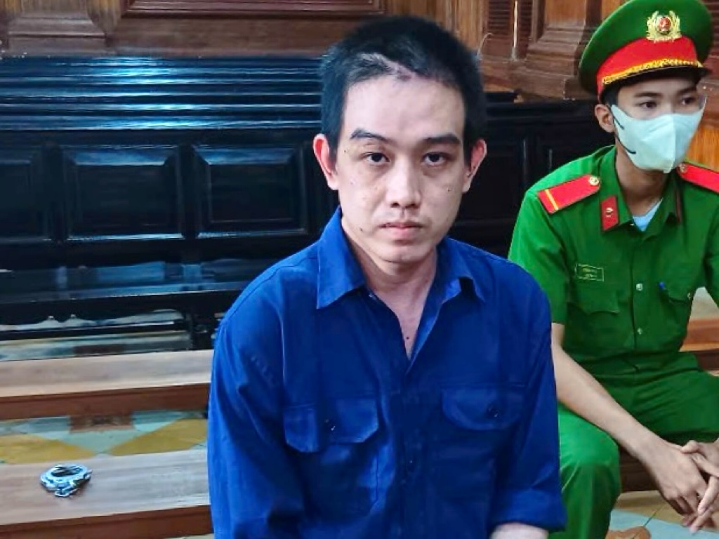 Cựu csgt kiều Trần Kiên nhận 15 năm tù vì Tham ô tiền lệ phí đăng ký xe - Ảnh 1.