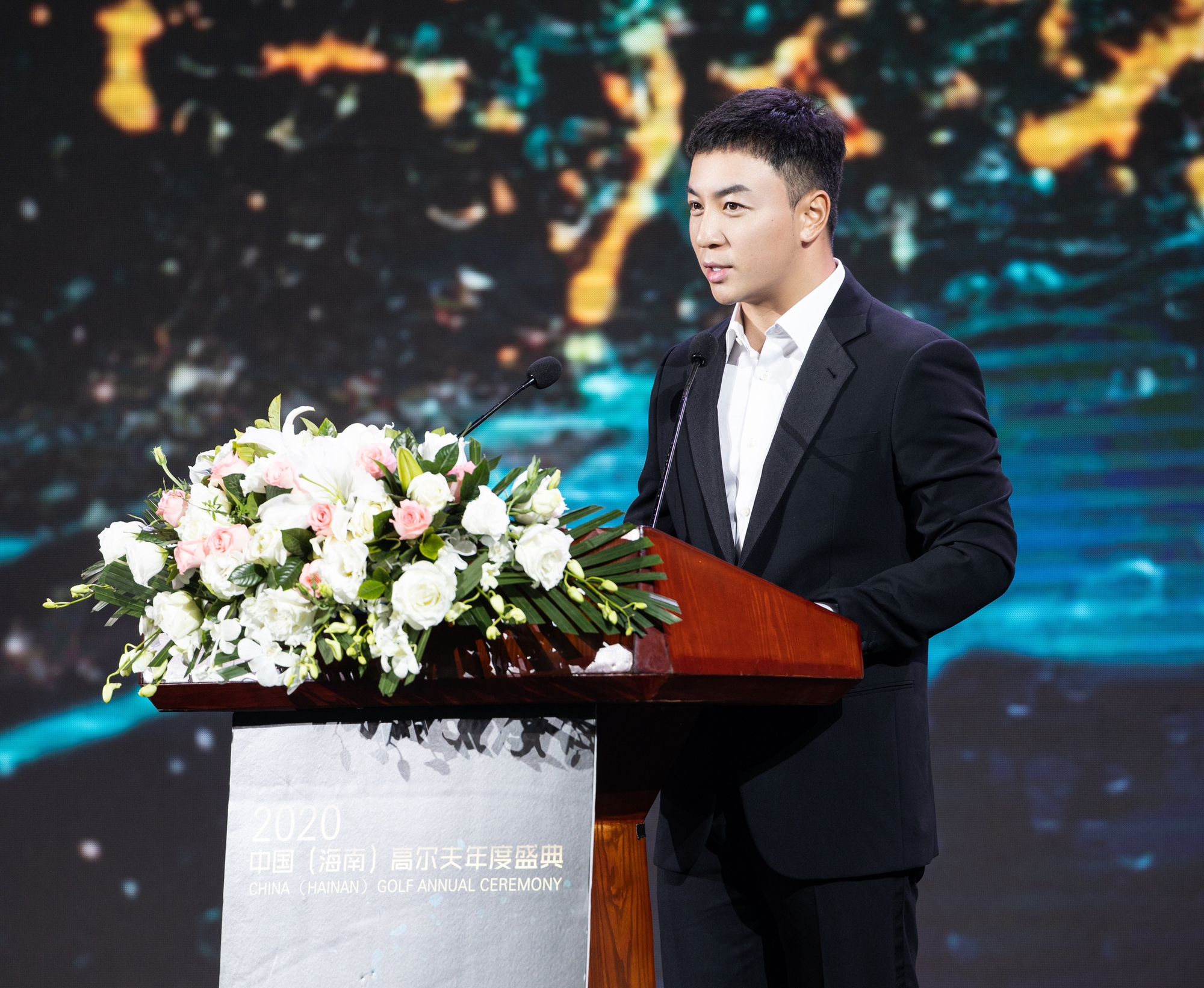 Sao nhí giàu nhất Trung Quốc dậy thì ngoạn mục sau 30 năm, không đóng phim vẫn sống sung sướng với 35.000 tỷ- Ảnh 2.
