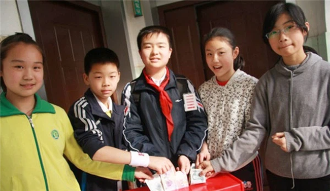 Cuộc sống tr&eacute;o ngoe của 2 nam sinh l&agrave; Ho&agrave;ng Nghệ B&aacute;c v&agrave; T&ocirc;n Tống: Từ học sinh gương mẫu đến th&agrave;nh c&ocirc;ng kh&aacute;c biệt - Ảnh 2.