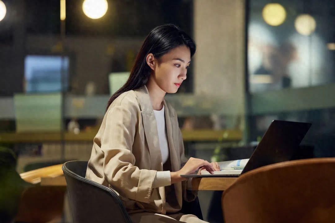 B&iacute; k&iacute;p 'sinh tồn' nơi c&ocirc;ng sở g&oacute;i gọn trong 2 CHỮ: Ai hiểu sẽ tr&aacute;nh được thị phi, đi l&agrave;m được sếp v&agrave; đồng nghiệp coi trọng- Ảnh 1.