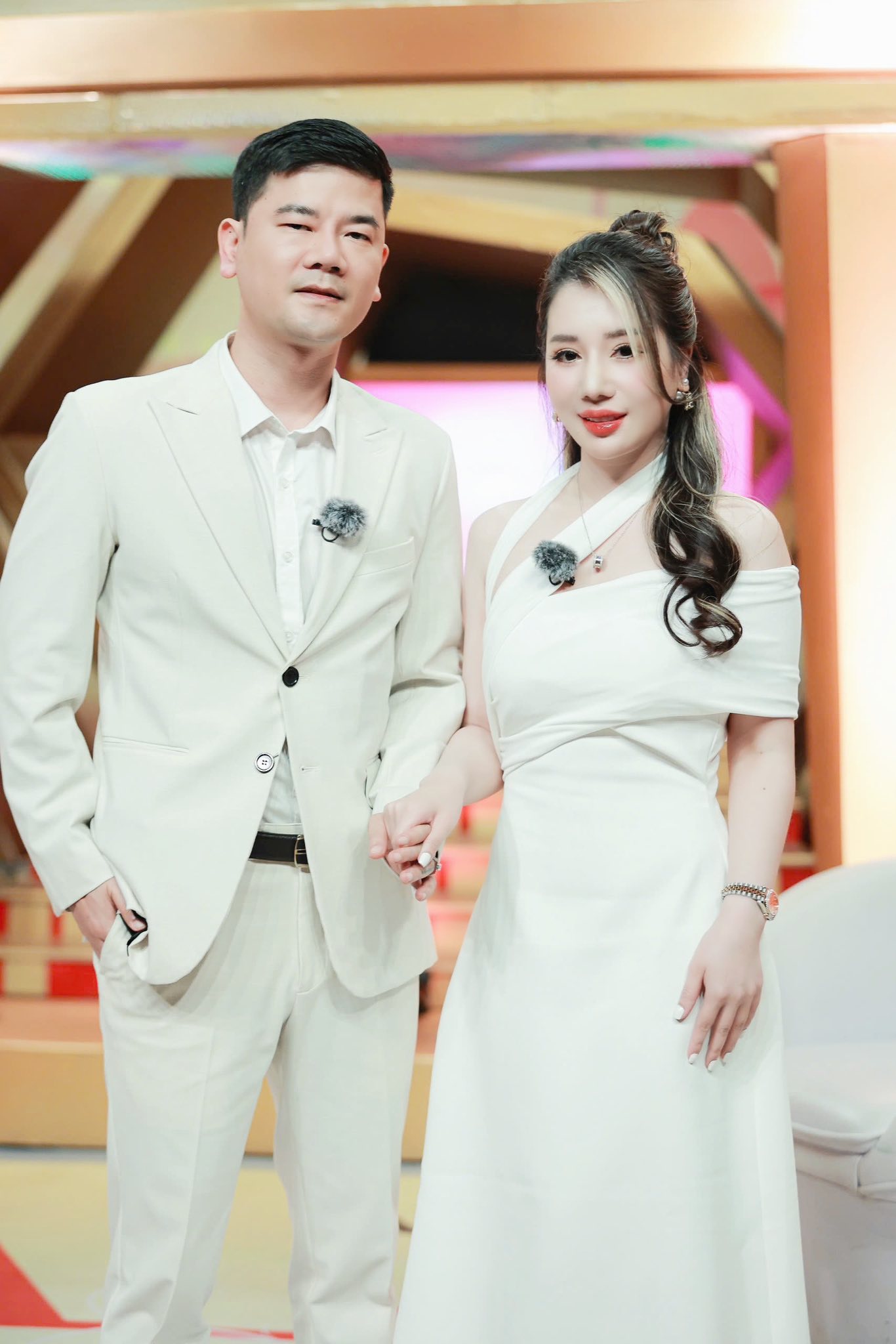 Được bố chồng giao tiệm vàng ở Hà Nội, 2 năm sau nàng dâu sợ hãi trả vội, lý do không ngờ - Ảnh 10.
