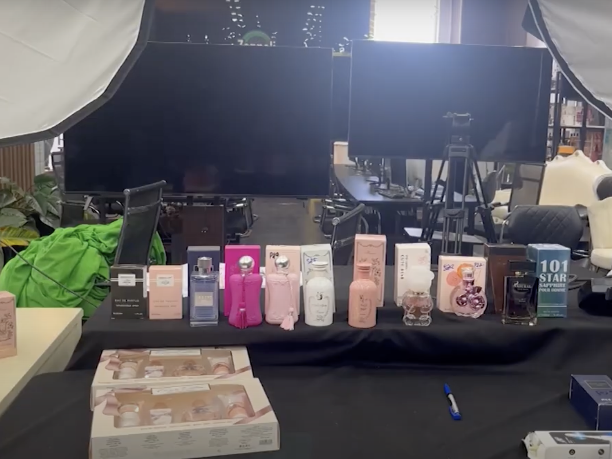 Mỹ phẩm tr&ocirc;i nổi tr&agrave;n ngập tr&ecirc;n mạng, Bộ Y tế v&agrave;o cuộc- Ảnh 1.