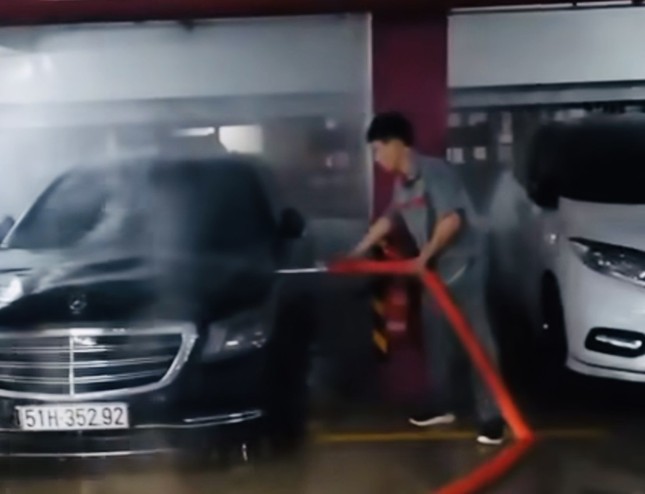 Ca sĩ Duy Mạnh kiện Mercedes - Benz Việt Nam: Phiên tòa xét xử vào ngày 25 / 4 - Ảnh 1.