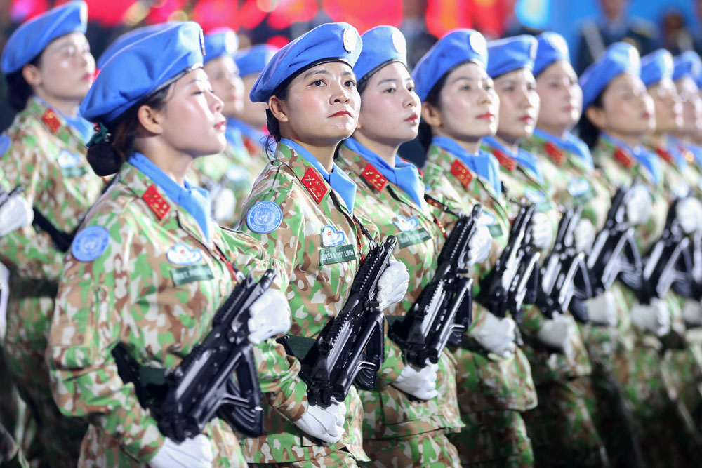 Hào hùng diễu binh kỷ niệm 50 năm ngày Giải phóng miền Nam tại TP HCM - Ảnh 1. Hào hùng diễu binh kỷ niệm 50 năm ngày Giải phóng miền Nam tại TP HCM - Ảnh 1.