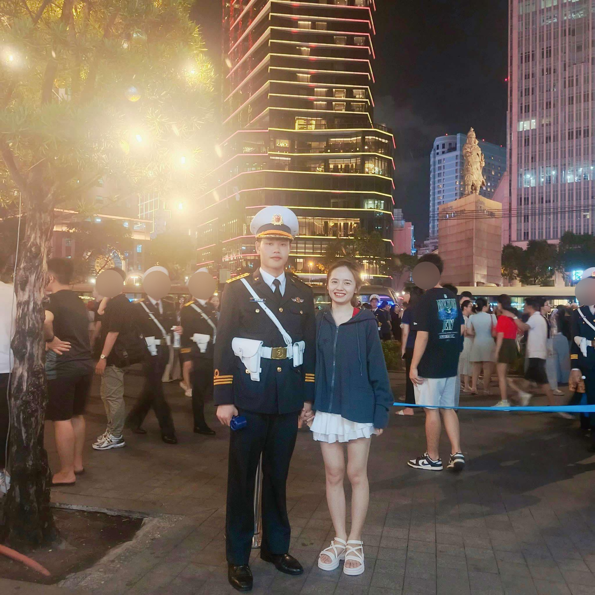 Tình yêu tuyệt đẹp của những chiến sĩ tham gia diễu binh đại lễ 30/4: "Họ yêu nhau, người rung động là tôi" - Ảnh 7.