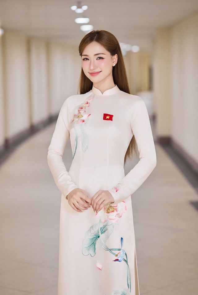 H&ograve;a Minzy l&ecirc;n tiếng về th&ocirc;ng tin nhập cư nước ngo&agrave;i - Ảnh 2.