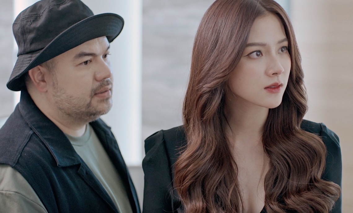 Chồng t&ocirc;i biếu mẹ 500 triệu dưỡng gi&agrave; nhưng b&agrave; kh&ocirc;ng nhận, đến khi c&oacute; 2 người đ&agrave;n &ocirc;ng lạ xuất hiện th&igrave; ch&uacute;ng t&ocirc;i mới vỡ lẽ- Ảnh 1.