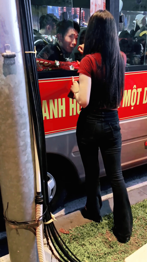 Tình yêu tuyệt đẹp của những chiến sĩ tham gia diễu binh đại lễ 30/4: "Họ yêu nhau, người rung động là tôi" - Ảnh 11.