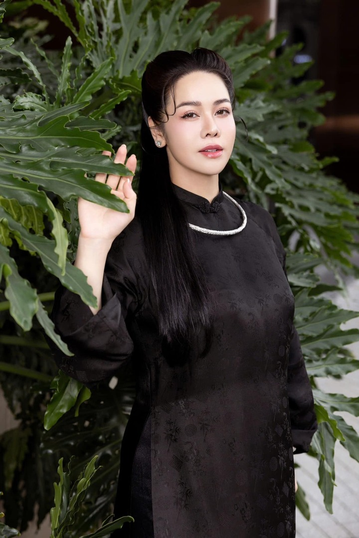 Cuộc sống l&agrave;m mẹ bỉm sữa ở tuổi 40 của Nhật Kim Anh - Ảnh 9.