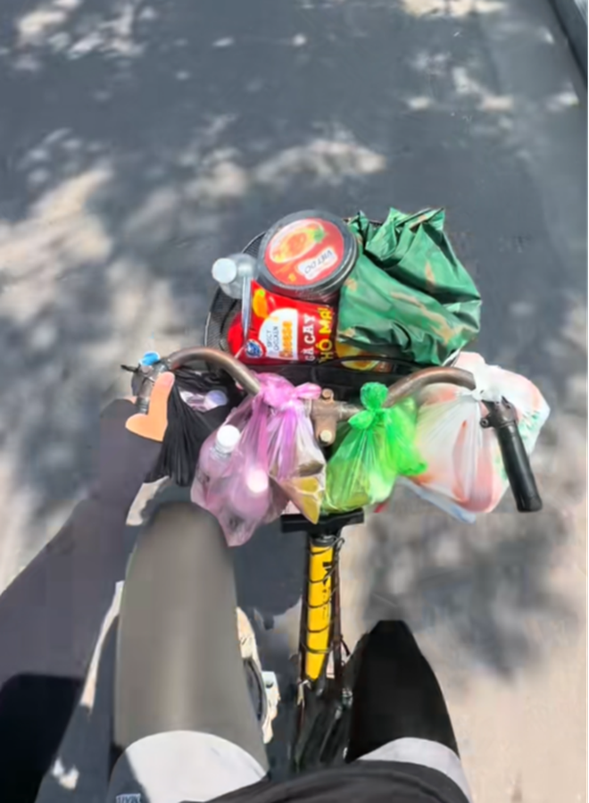 Thanh ni&ecirc;n nổi tiếng mạng đ&atilde; đến TP.HCM sau 22 ng&agrave;y đạp xe từ H&agrave; Nội, n&oacute;i 5 từ kh&ocirc;ng ngờ khi đ&atilde; kịp 