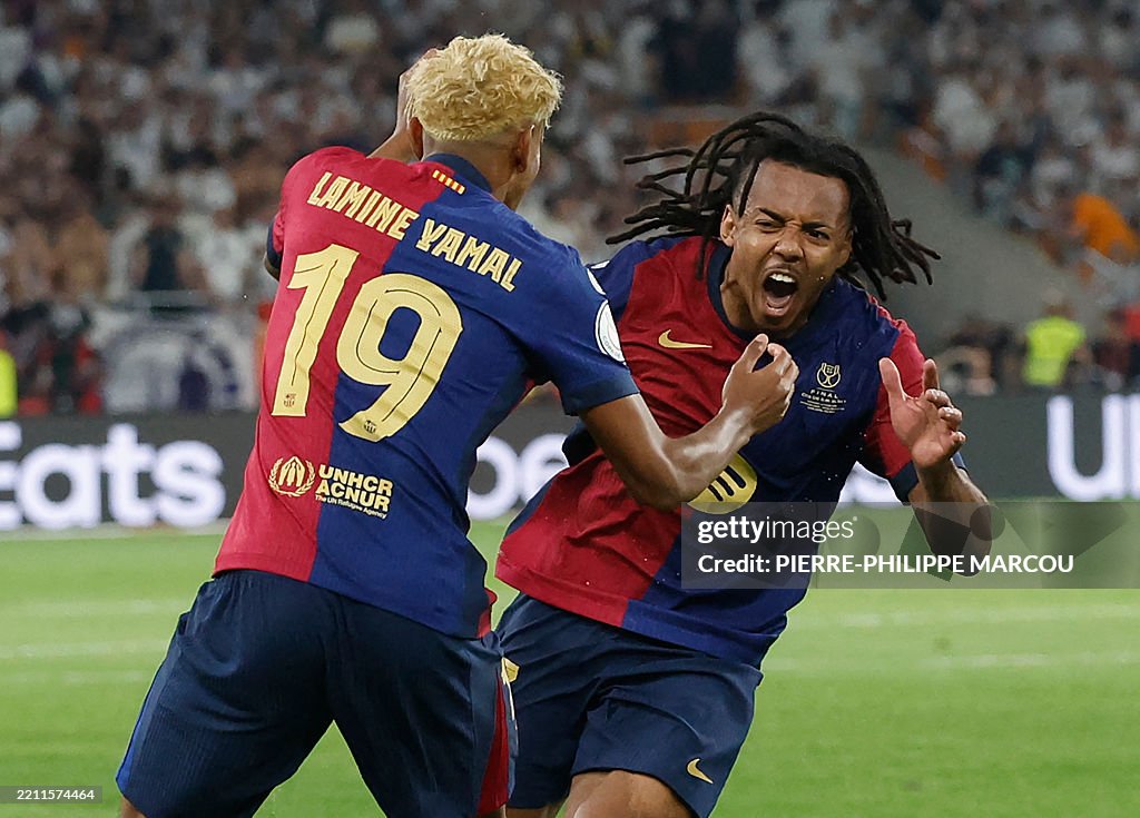 Real Madrid nhận 2 thẻ đỏ, Barcelona lên ngôi vô địch sau trận Siêu kinh điển rượt đuổi tỉ số nghẹt thở - Ảnh 5.