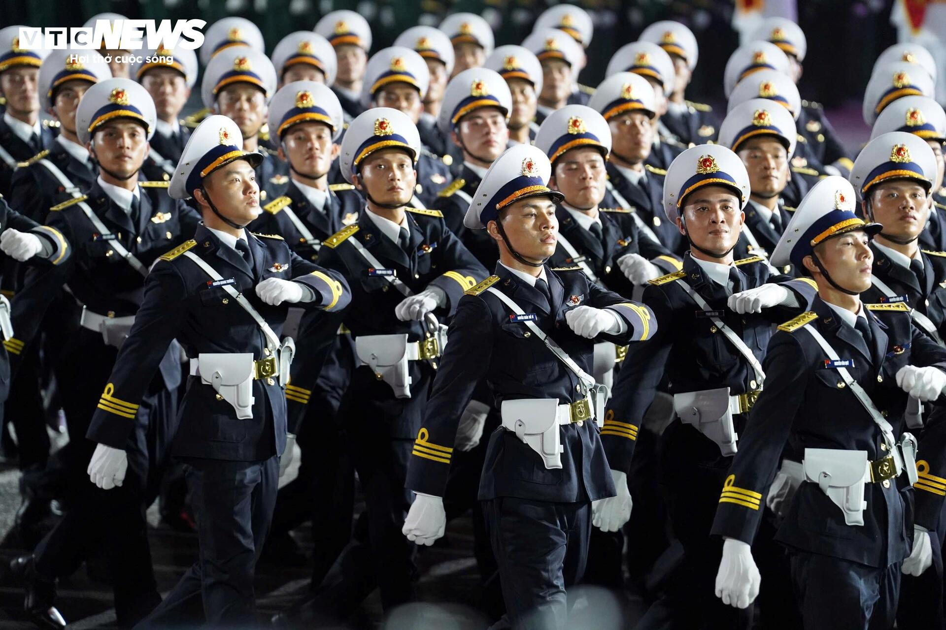 Diễu binh 30 / 4 kỷ niệm 50 năm thống nhất đất nước với 36 Khối quân đội , công an - Ảnh 11.