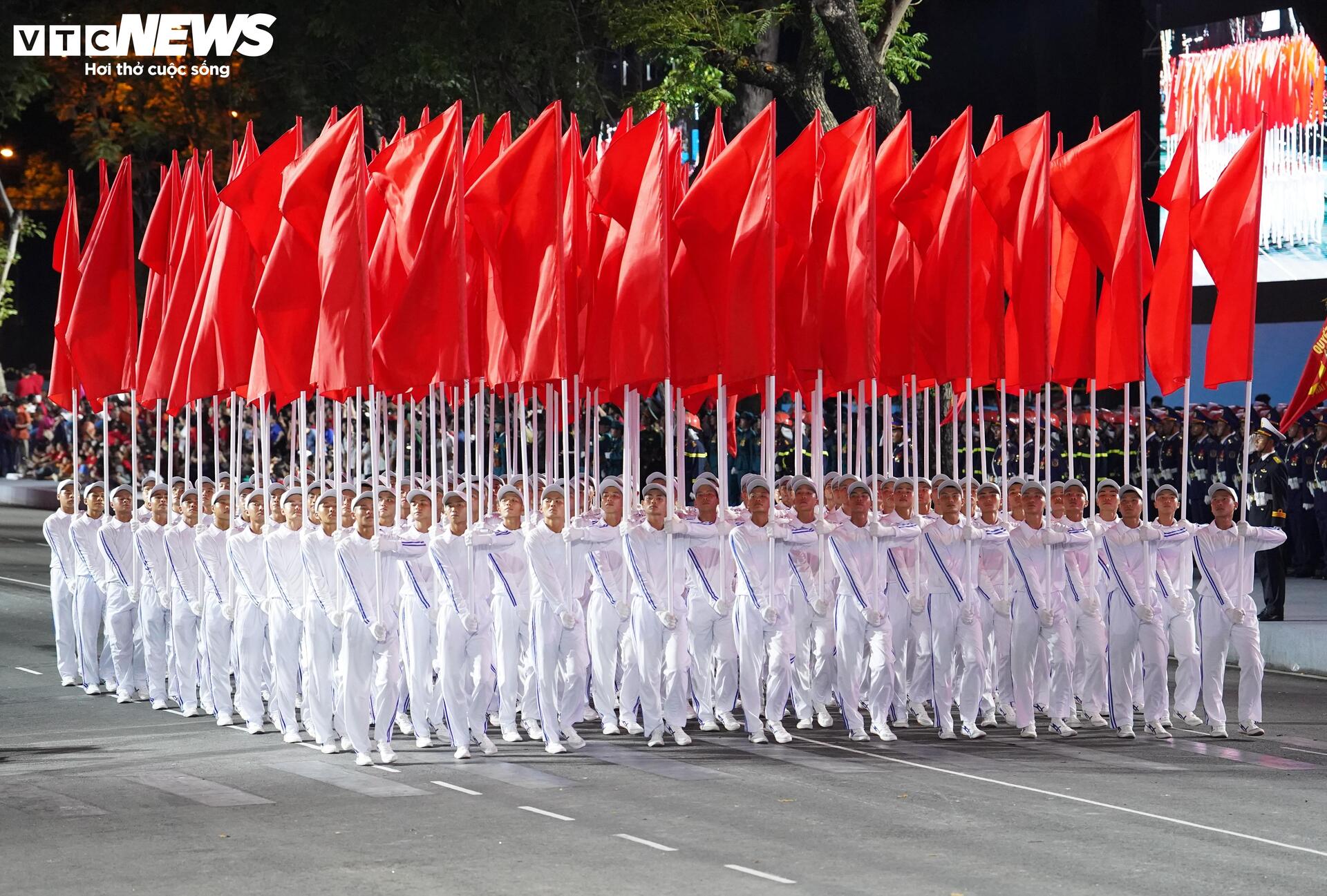 Diễu binh 30 / 4 kỷ niệm 50 năm thống nhất đất nước với 36 Khối quân đội , công an - Ảnh 40.