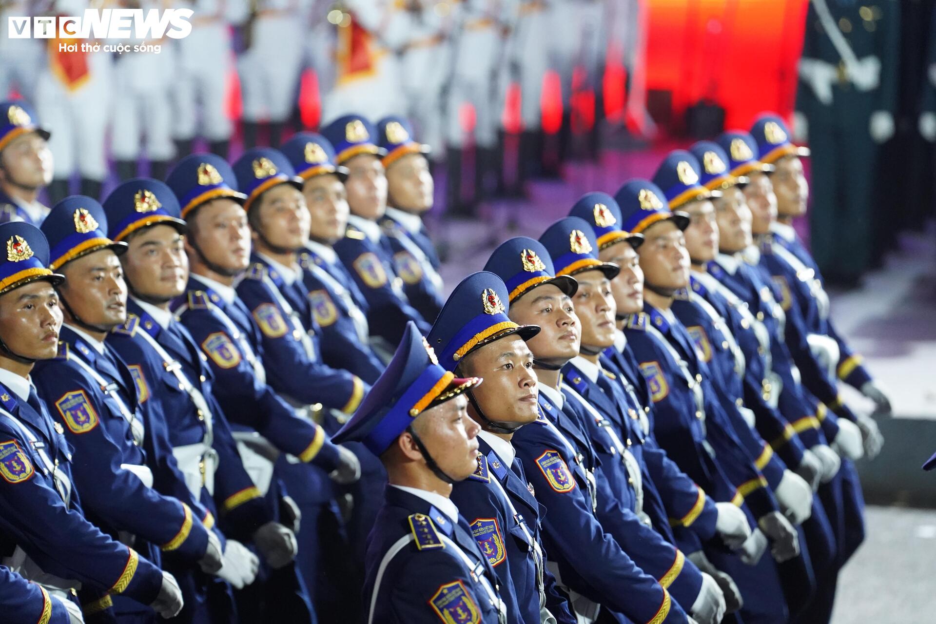 Diễu binh 30 / 4 kỷ niệm 50 năm thống nhất đất nước với 36 Khối quân đội , công an - Ảnh 13.
