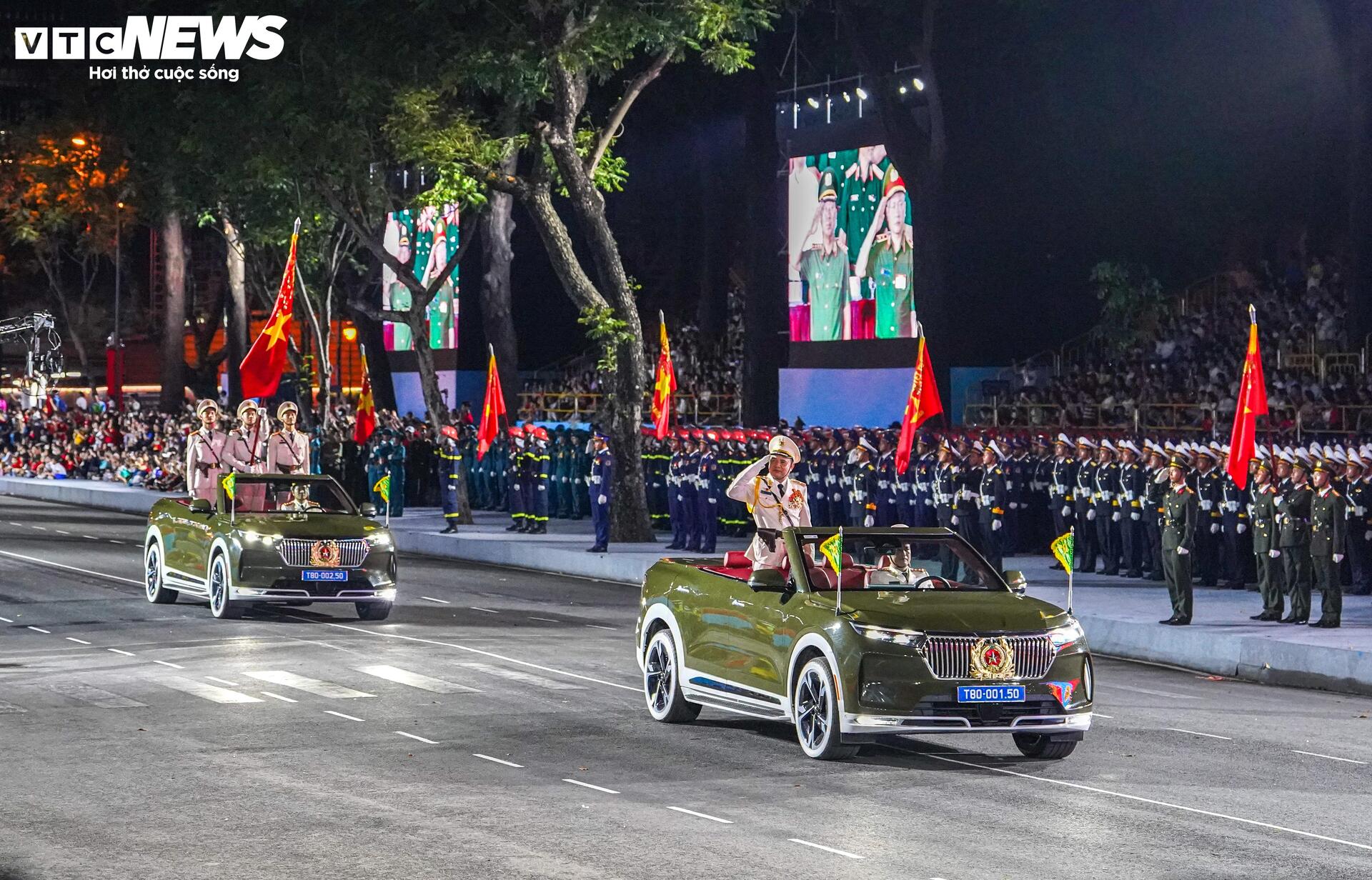 Diễu binh 30 / 4 kỷ niệm 50 năm thống nhất đất nước với 36 Khối quân đội , công an - Ảnh 4.