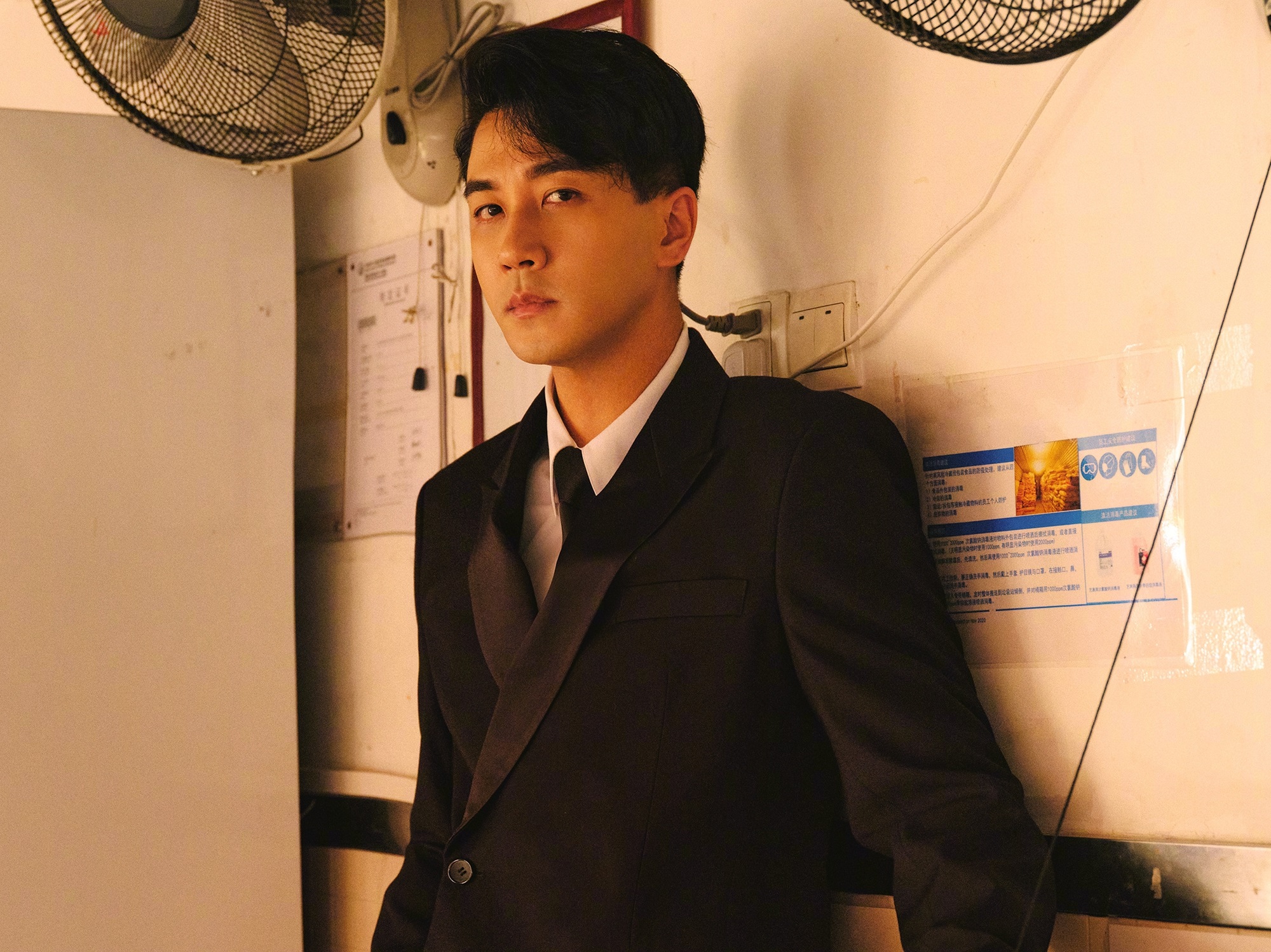 Đoạn clip 2 phút hé lộ bí mật động trời chôn vùi sự nghiệp của tổng tài hàng đầu showbiz- Ảnh 1.