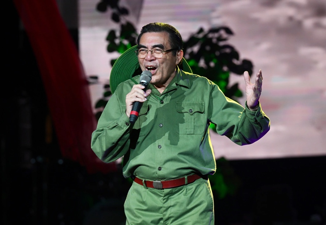 Bộ đội chống Mỹ thành NSND, tuổi 73 sống an yên bên vợ đẹp trong căn nhà ở quận Đống Đa - Ảnh 4.