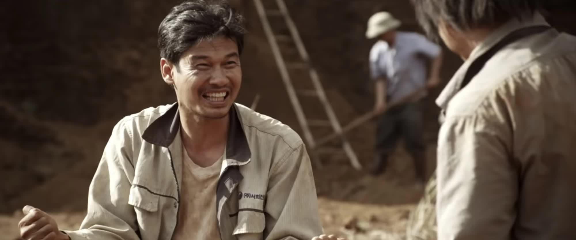 Ng&ocirc;i sao duy nhất đ&oacute;ng cả 8 phần Lật Mặt: Đại gia ngầm sở hữu h&agrave;ng loạt căn hộ ở Quận 1, lấy vợ k&eacute;m 26 tuổi - Ảnh 2.