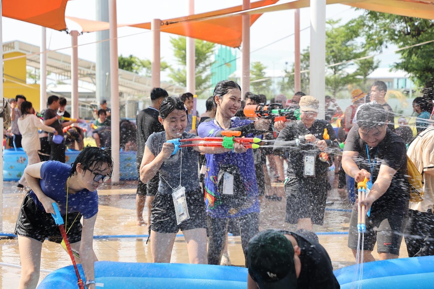 Đại hội t&eacute; nước Splash Fest 2025 trở lại ho&agrave;nh tr&aacute;ng khuấy đảo m&ugrave;a h&egrave; - Ảnh 2.