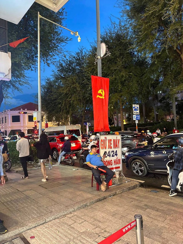 Loạt điểm gửi xe mở 24/24 gần khu diễu binh 30/4: B&atilde;i rộng, an ninh, kh&aacute;ch thỏa sức 