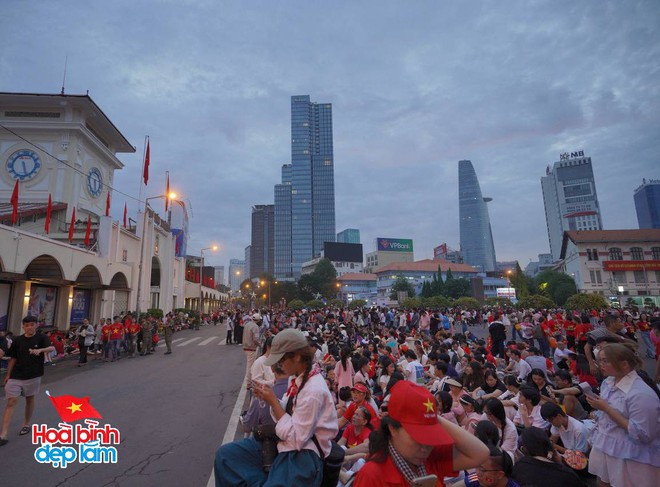 Loạt điểm gửi xe mở 24/24 gần khu diễu binh 30/4: B&atilde;i rộng, an ninh, kh&aacute;ch thỏa sức 