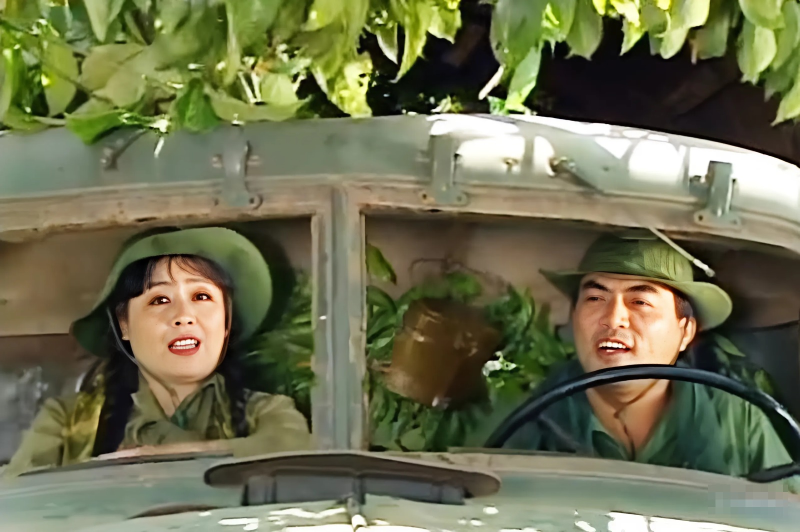 Bộ đội chống Mỹ thành NSND, tuổi 73 sống an yên bên vợ đẹp trong căn nhà ở quận Đống Đa - Ảnh 2.