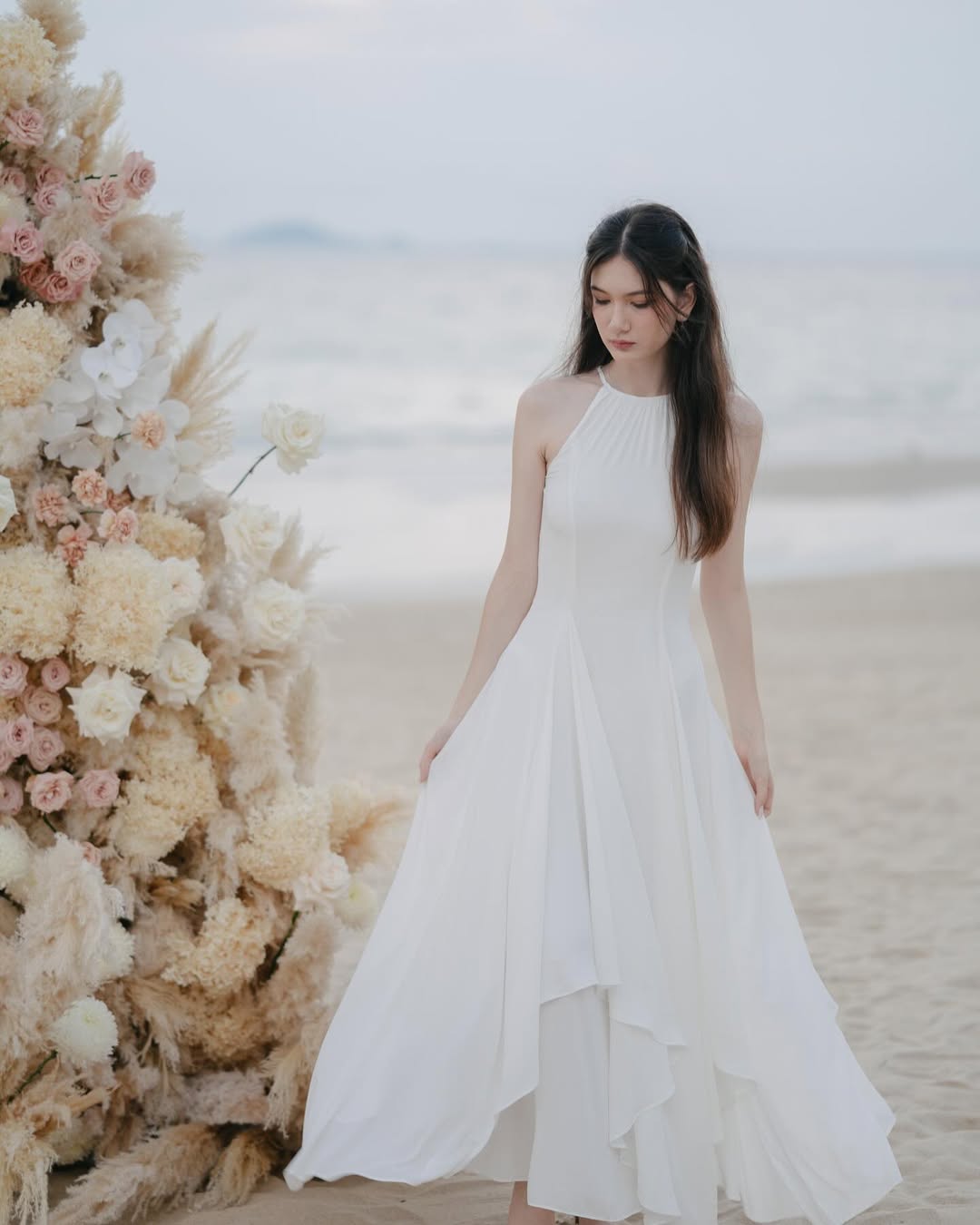 Xôn xao visual em gái Văn Lâm, 18 tuổi cao gần 1m80, vóc dáng nuột nà ngoài biển mới gây ngỡ ngàng- Ảnh 5. Xôn xao visual em gái Văn Lâm, 18 tuổi cao gần 1m80, vóc dáng nuột nà ngoài biển mới gây ngỡ ngàng- Ảnh 5.