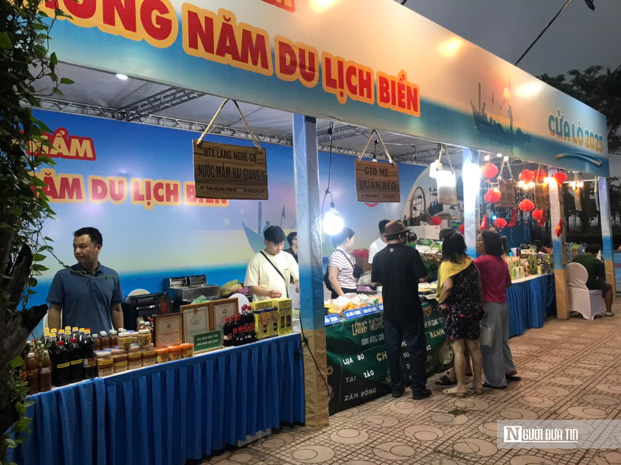 &ldquo;Thay &aacute;o mới&rdquo; cho biển Cửa L&ograve;: Đ&aacute;nh thức du lịch mua sắm bằng gian h&agrave;ng OCOP- Ảnh 2.