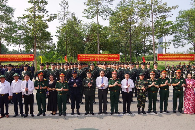 Lãnh đạo Bộ Quốc phòng Việt Nam thăm đoàn quân đội Trung Quốc , Lào , Campuchia - Ảnh 4.