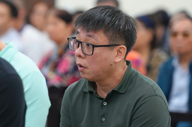 Cựu Thứ trưởng Hoàng Quốc Vượng lĩnh án 6 năm tù vì sai phạm tại EVN - Ảnh 2.