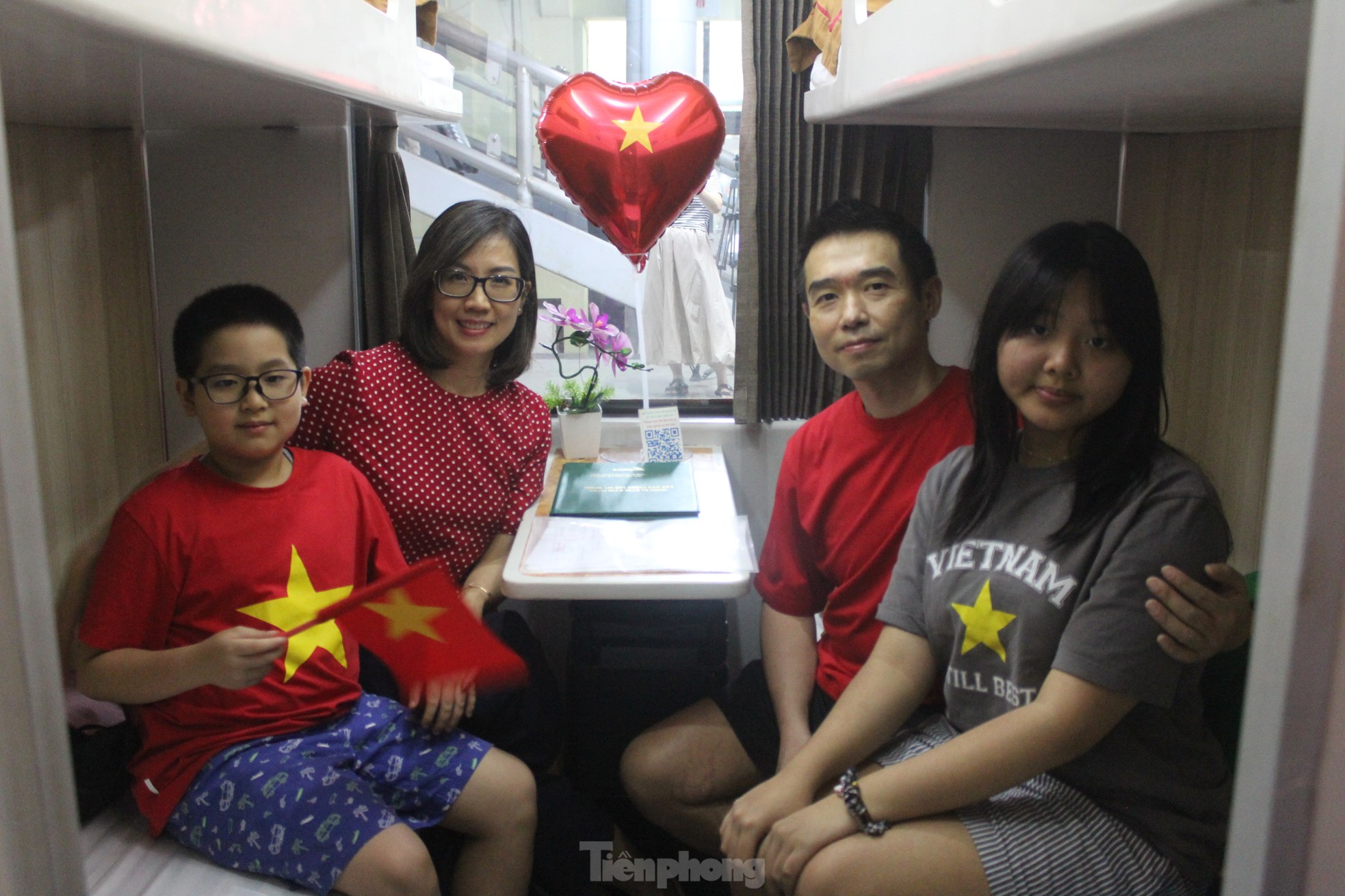 Xúc động hình ảnh đoàn tàu Thống Nhất kỷ niệm 50 năm giải phóng miền Nam - Ảnh 13.