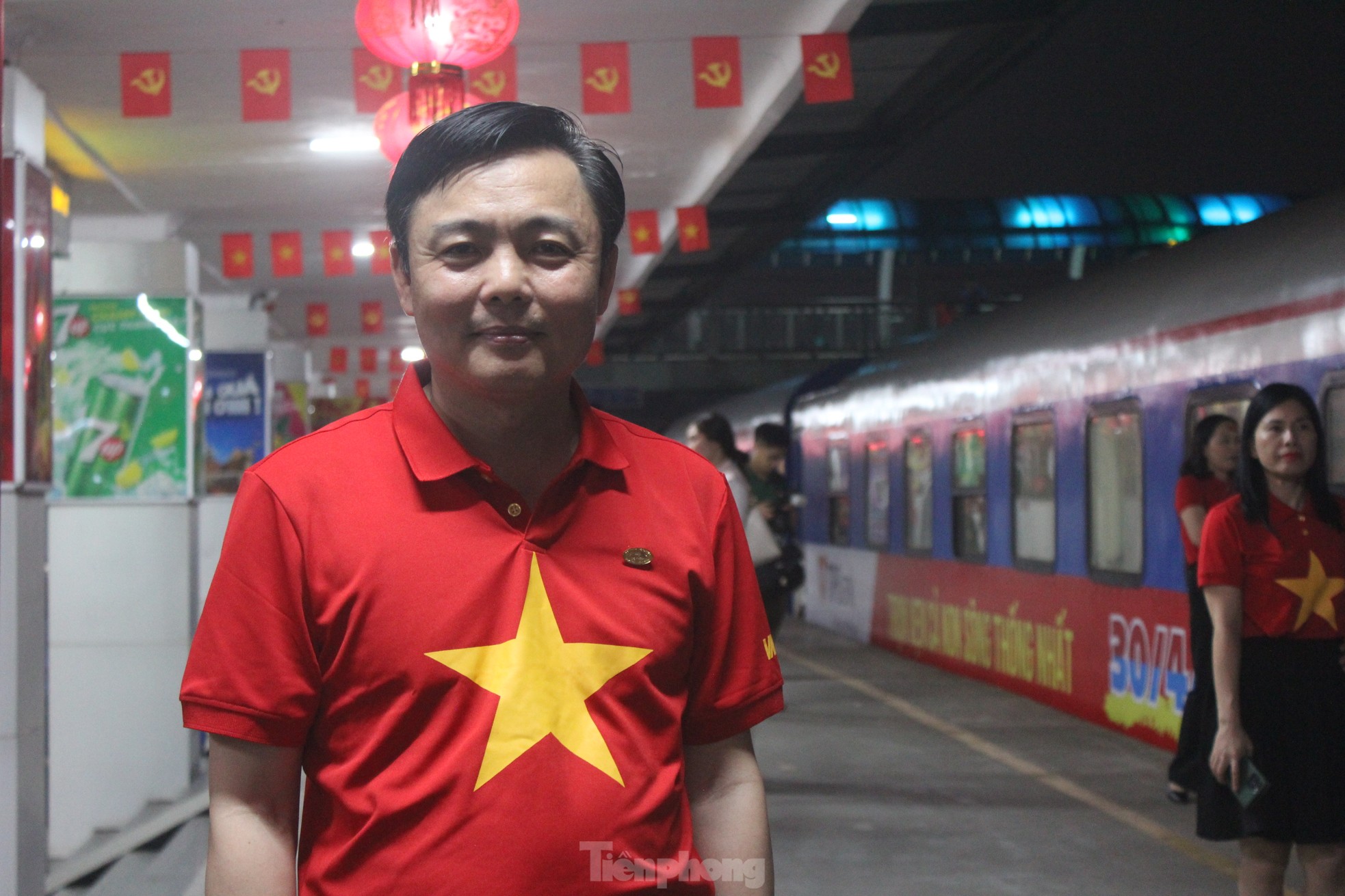 Xúc động hình ảnh đoàn tàu Thống Nhất kỷ niệm 50 năm giải phóng miền Nam - Ảnh 4.