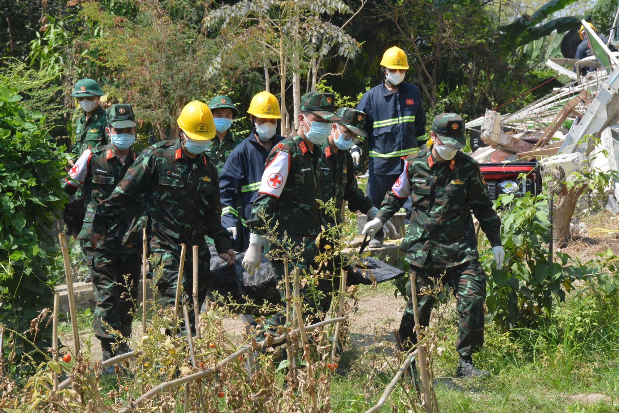 Bộ trưởng Phan Văn Giang biểu dương quân nhân khắc phục hậu quả động đất tại Myanmar- Ảnh 1. Bộ trưởng Phan Văn Giang biểu dương quân nhân khắc phục hậu quả động đất tại Myanmar- Ảnh 1.