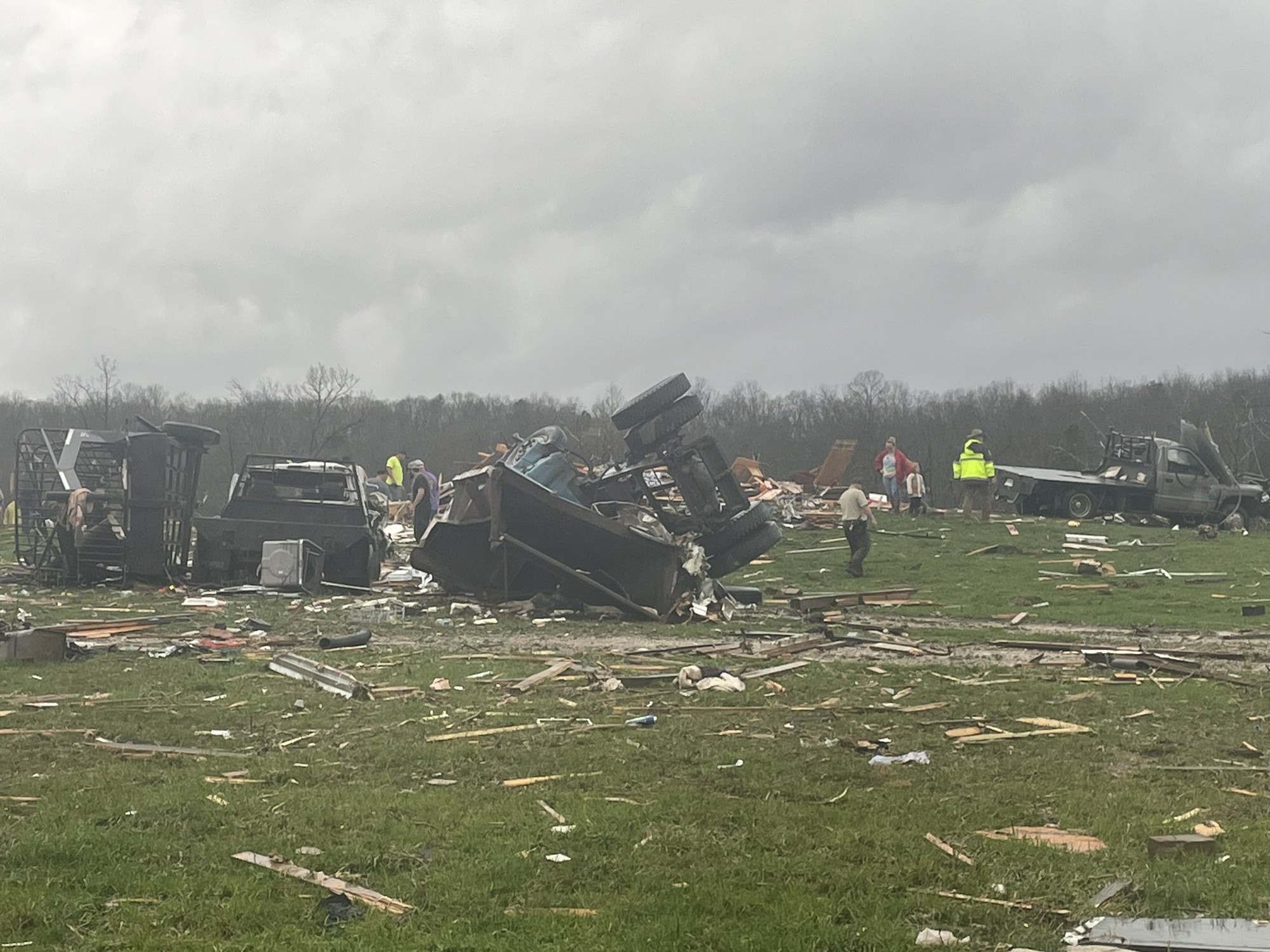 37 triệu người Mỹ hứng b&atilde;o v&agrave; lốc xo&aacute;y &lsquo;trăm năm một lần&rsquo; - Ảnh 1.