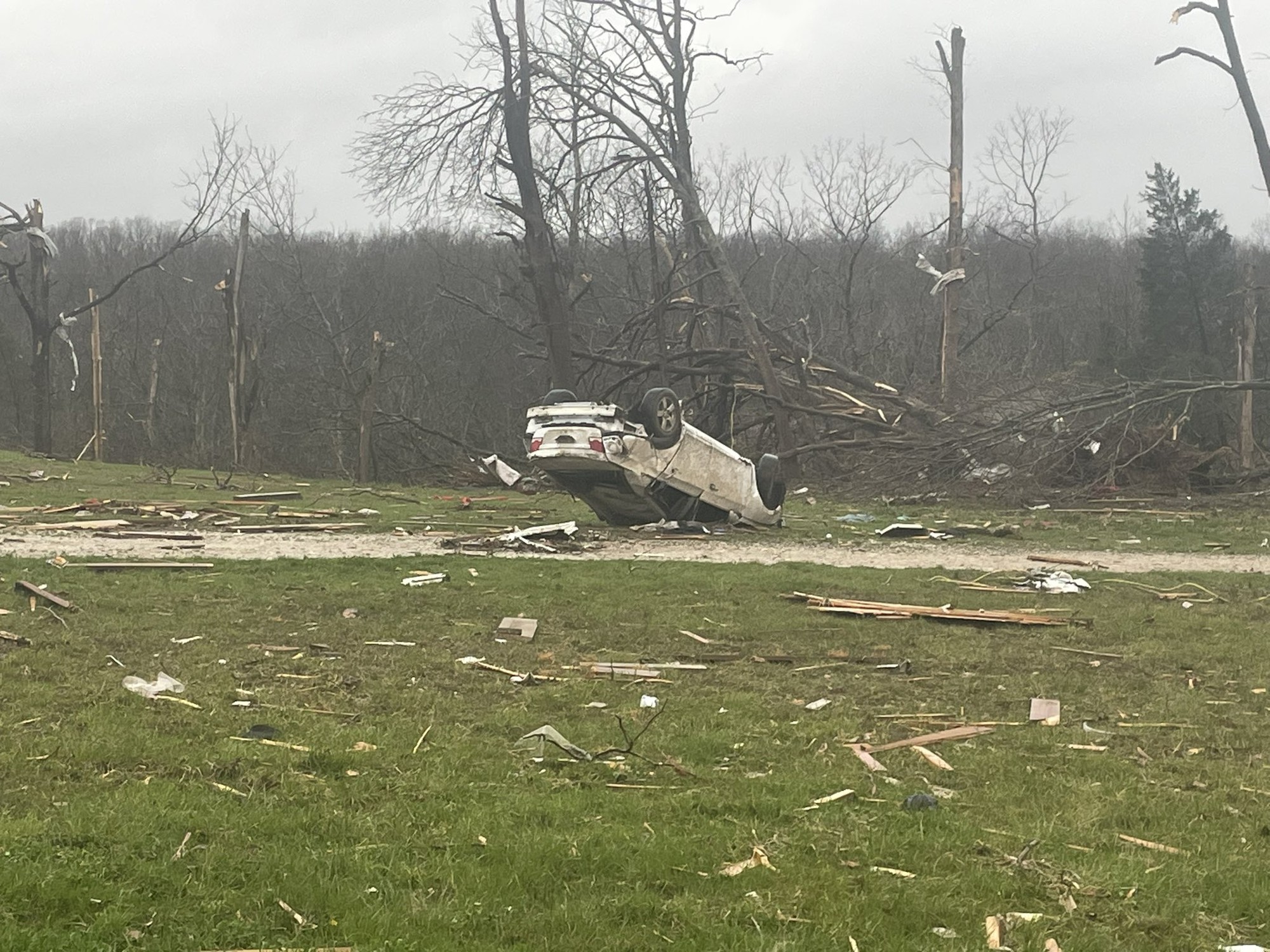 37 triệu người Mỹ hứng b&atilde;o v&agrave; lốc xo&aacute;y &lsquo;trăm năm một lần&rsquo; - Ảnh 2.
