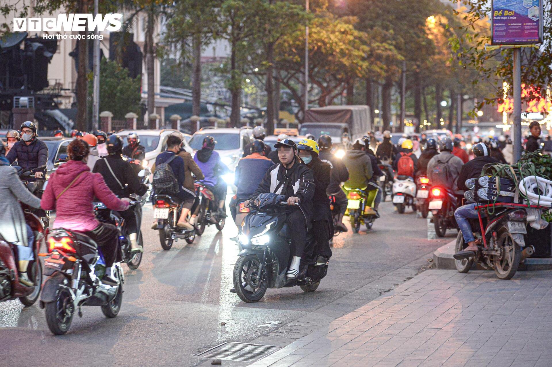 Tài xế phớt lờ Nghị định 168 , vi phạm giao thông nghiêm trọng - Ảnh 7.