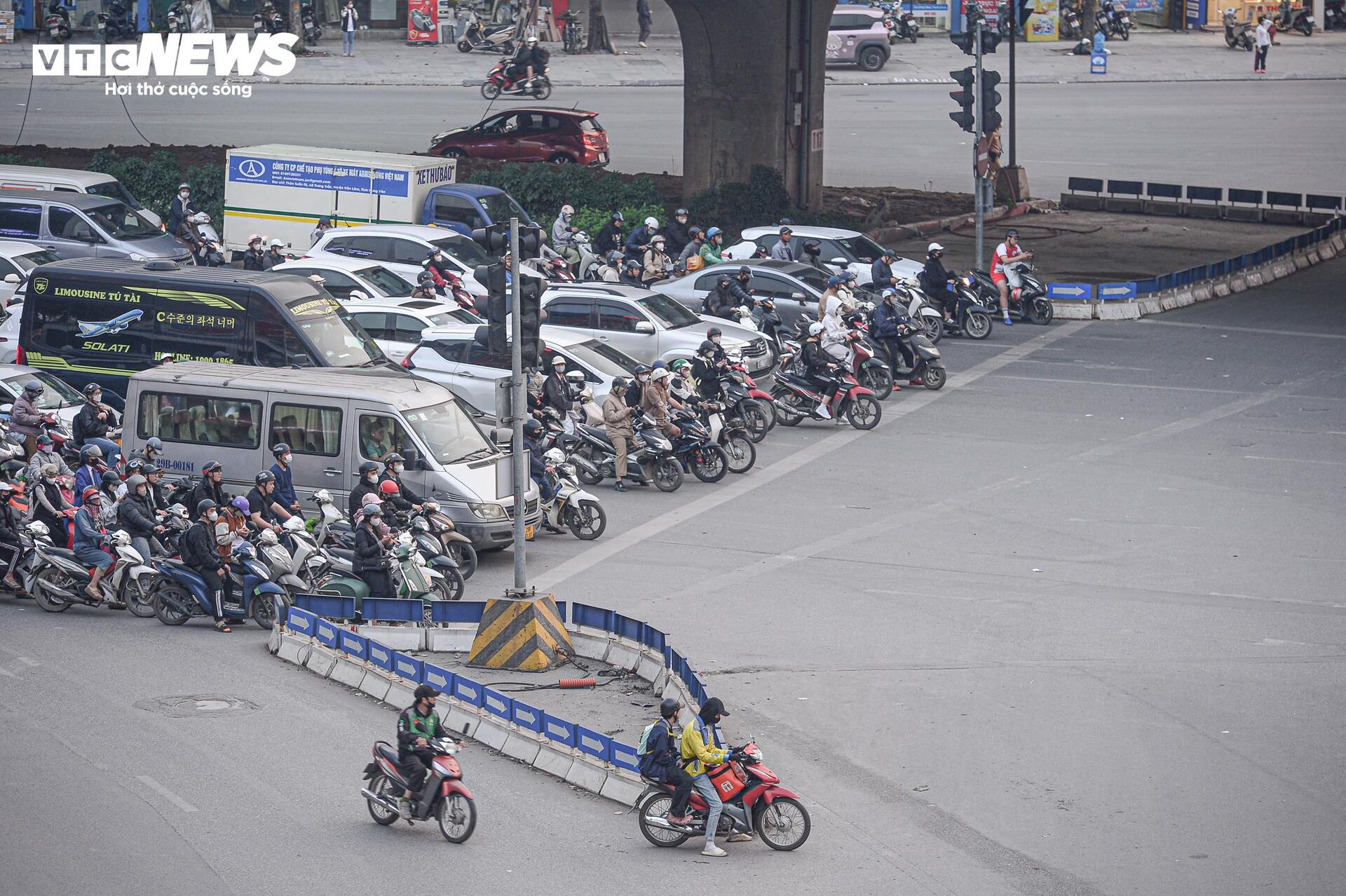 Tài xế phớt lờ Nghị định 168 , vi phạm giao thông nghiêm trọng - Ảnh 2.