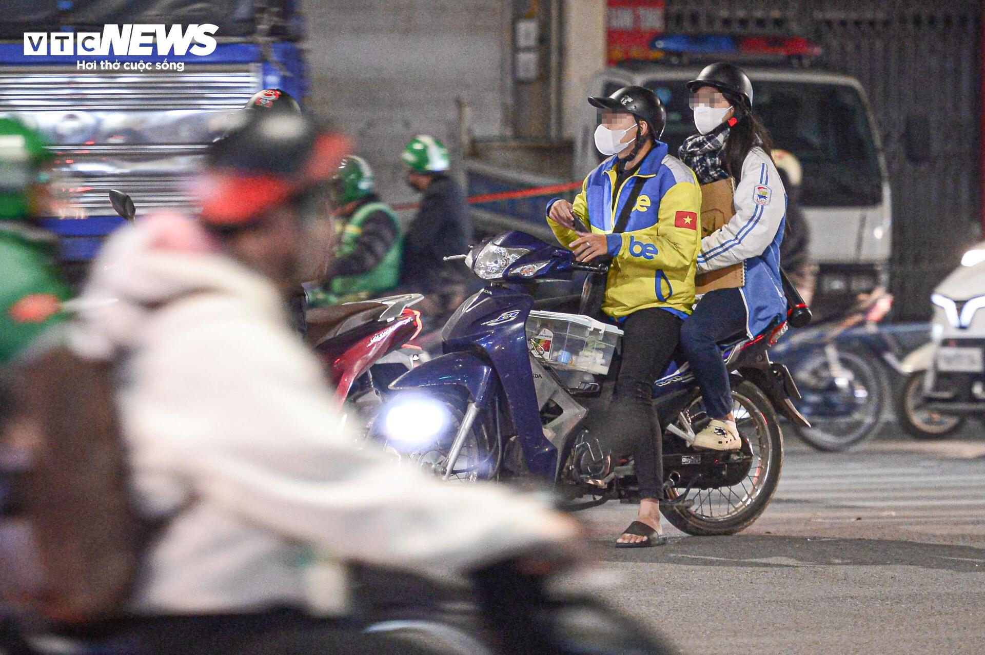 Tài xế phớt lờ Nghị định 168 , vi phạm giao thông nghiêm trọng - Ảnh 17.