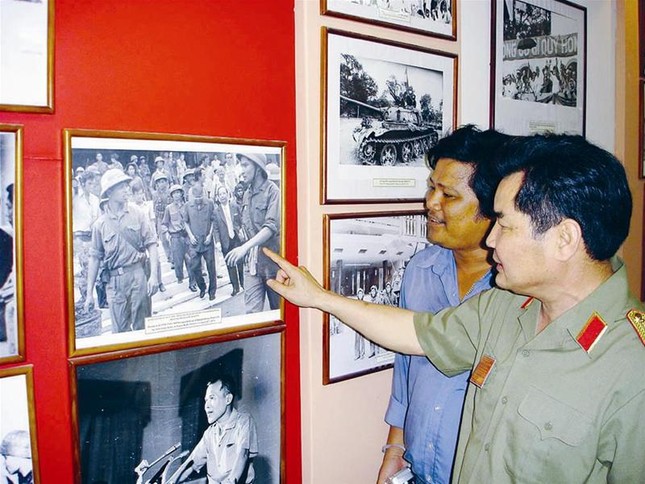 Những