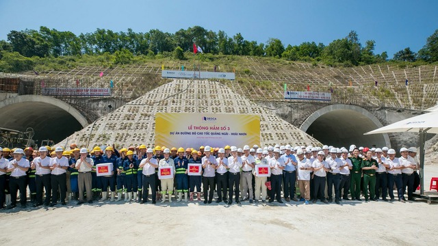 Tin vui về cao tốc 88km hơn 20.000 tỷ đồng: Nhánh hầm dài 3,2km được Đèo Cả đào thông, vượt tiến độ nhờ công nghệ đặc biệt - Ảnh 1.