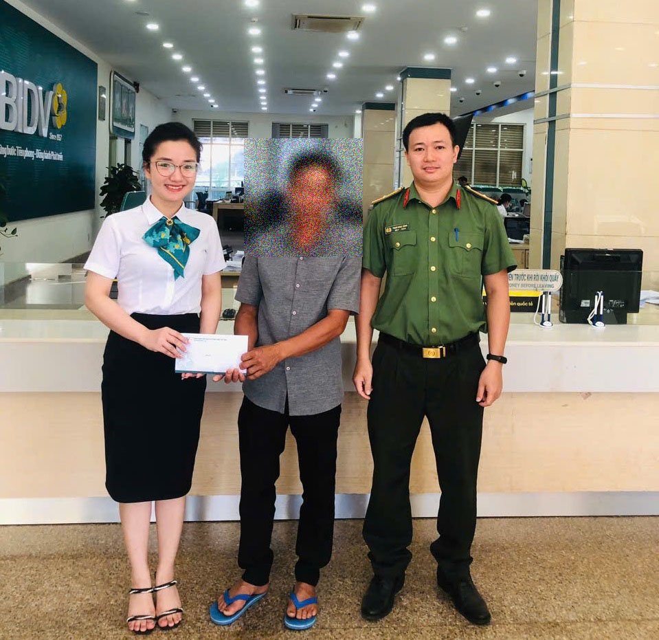 Người đàn ông chuyển tiền vào STK 8640052108 của một công ty, nhân viên BIDV thấy bất thường liền báo công an, tạm khoá chiều ghi nợ- Ảnh 1. Người đàn ông chuyển tiền vào STK 8640052108 của một công ty, nhân viên BIDV thấy bất thường liền báo công an, tạm khoá chiều ghi nợ- Ảnh 1.