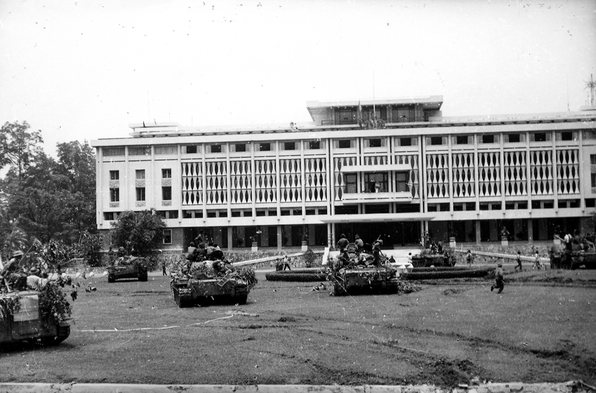 Những