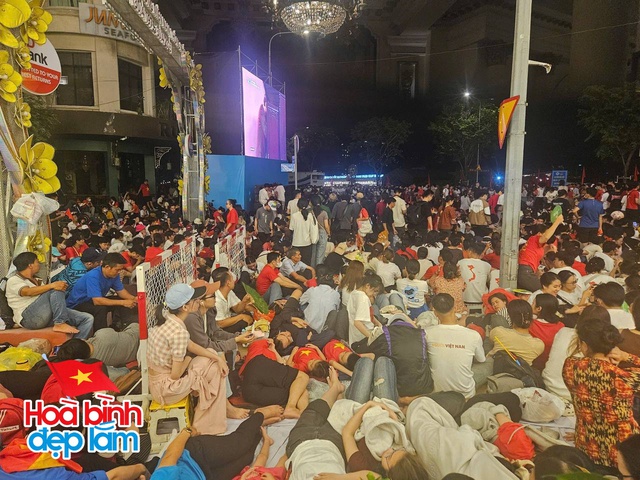 Toàn cảnh lễ diễu binh, diễu hành ngày 30/4 tại TP.HCM: Từng khoảnh khắc đều đáng nhớ!- Ảnh 21. Toàn cảnh lễ diễu binh, diễu hành ngày 30/4 tại TP.HCM: Từng khoảnh khắc đều đáng nhớ!- Ảnh 21.