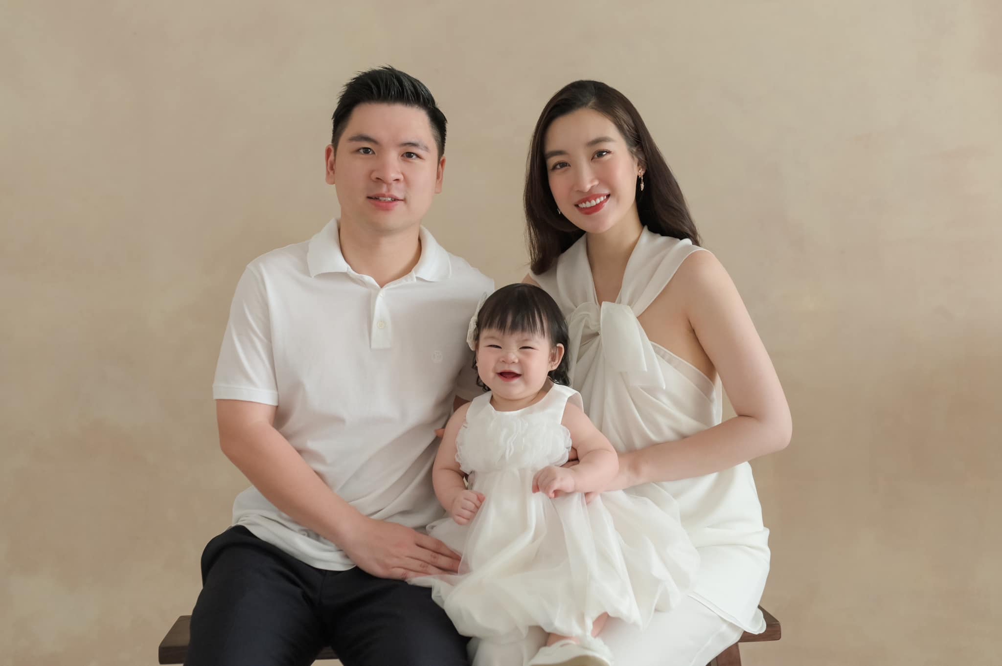 Con gái Đỗ Mỹ Linh làm 1 hành động khiến 700.000 người dán mắt xem, chứng minh nàng hậu dạy con quá khéo- Ảnh 4.