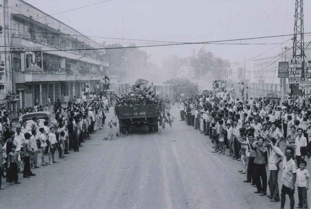 Những