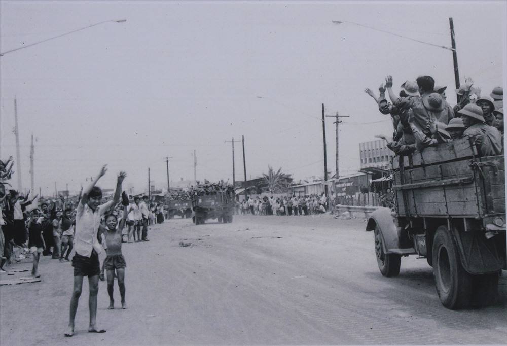 Những