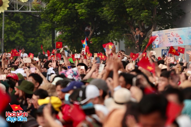 Ảnh, clip: 21 loạt đại b&aacute;c rền vang mừng 50 năm Giải ph&oacute;ng miền Nam, thống nhất đất nước- Ảnh 4.