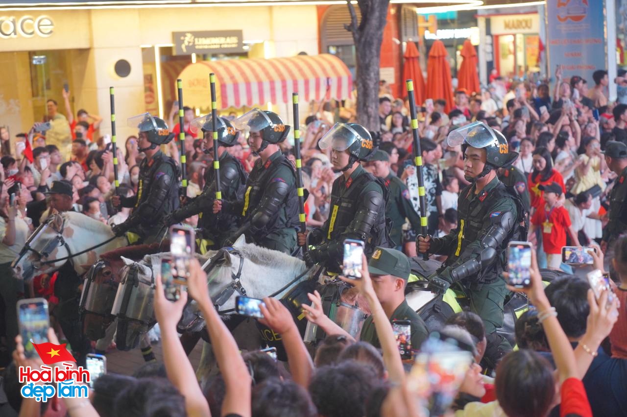 Ngay lúc này: 30 điểm bắn pháo hoa đồng loạt bừng sáng bầu trời TP.HCM đêm 30/4- Ảnh 16.