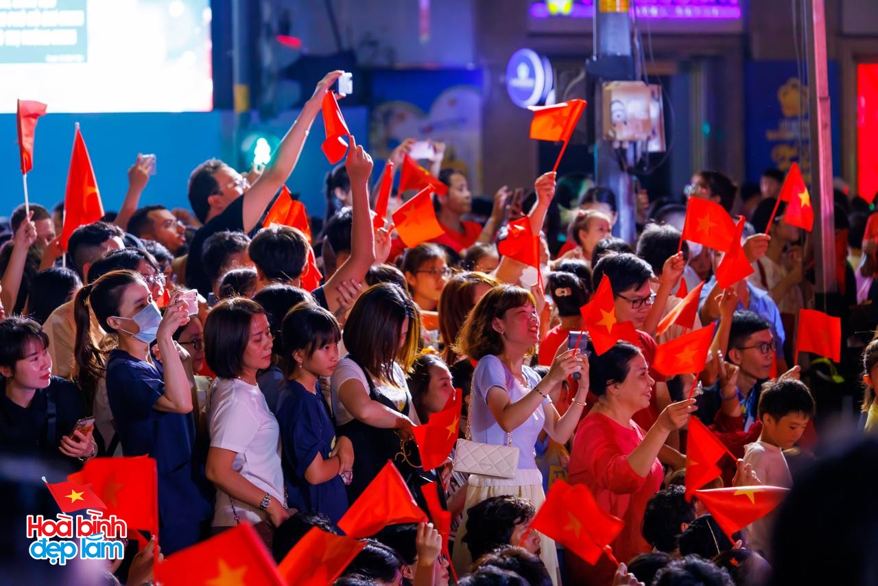 Ngay lúc này: 30 điểm bắn pháo hoa đồng loạt bừng sáng bầu trời TP.HCM đêm 30/4- Ảnh 10.